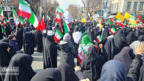 خروش بانوان ارومیه در تجدید میثاق با رهبر شهید