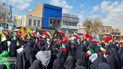 خروش بانوان ارومیه در تجدید میثاق با رهبر شهید