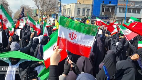 خروش بانوان ارومیه در تجدید میثاق با رهبر شهید