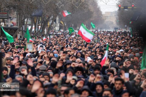 راهپیمایی مردم اردبیل در سوگ شهادت رهبر انقلاب
