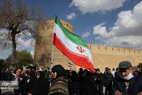 بیعت مردم شیراز با سومین رهبر انقلاب