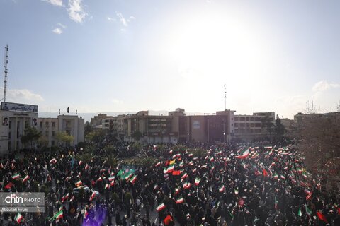 بیعت مردم شیراز با سومین رهبر انقلاب