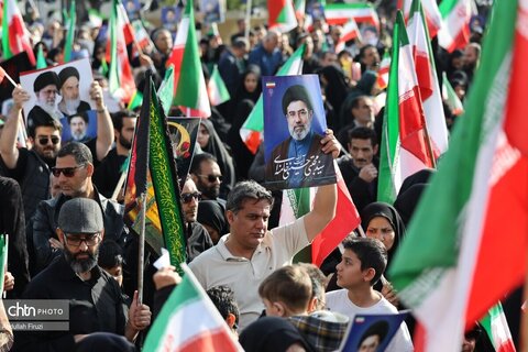 بیعت مردم شیراز با سومین رهبر انقلاب