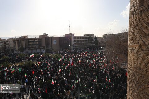 بیعت مردم شیراز با سومین رهبر انقلاب