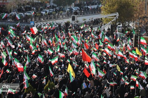 بیعت مردم شیراز با سومین رهبر انقلاب