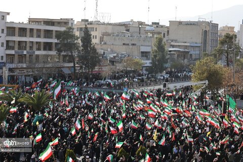 بیعت مردم شیراز با سومین رهبر انقلاب