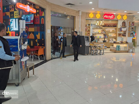 بازدید مدیرکل میراث‌فرهنگی قم از مجتمع‌های بین‌راهی برای ارائه خدمات شایسته به آسیب‌دیدگان جنگ