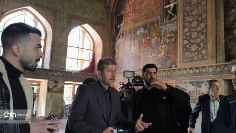 بازدید خبرنگاران بین‌المللی از آثار تاریخی آسیب دیده اصفهان