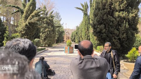 بازدید خبرنگاران بین‌المللی از آثار تاریخی آسیب دیده اصفهان
