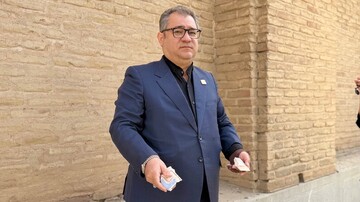 بازدید خبرنگاران بین‌المللی و جمعی از پیشکسوتان میراث‌فرهنگی اصفهان از آثار تاریخی آسیب دیده در اثر حملات  آمریکایی - صهیونیستی