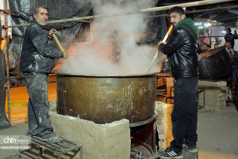 برگزاری پویش مردمی نذر جهانی «صالح بعد صالح» با پخت ۲۱ تُن سمنوی نذری