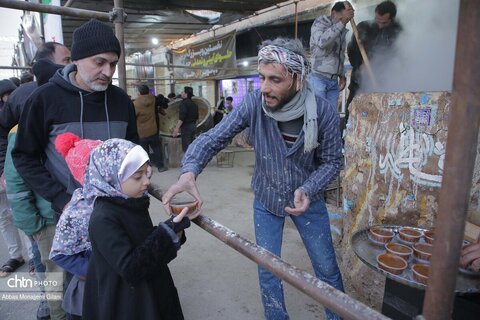برگزاری پویش مردمی نذر جهانی «صالح بعد صالح» با پخت ۲۱ تُن سمنوی نذری