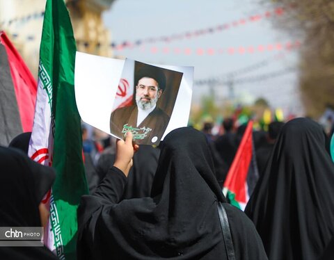 طوفانِ غیرت در قلبِ کویر؛ حماسه‌یِ ماندگارِ یزدِ جهانی در آدینه‌یِ قدس