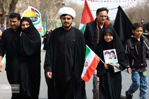 طوفانِ غیرت در قلبِ کویر؛ حماسه‌یِ ماندگارِ یزدِ جهانی در آدینه‌یِ قدس