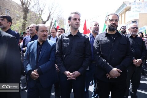 طوفانِ غیرت در قلبِ کویر؛ حماسه‌یِ ماندگارِ یزدِ جهانی در آدینه‌یِ قدس