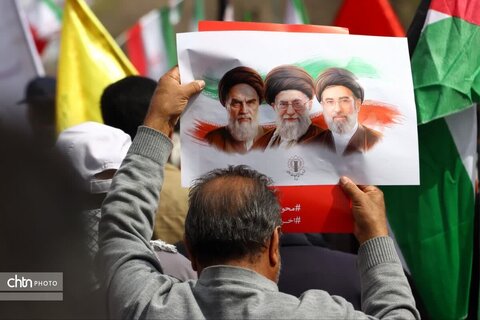 طوفانِ غیرت در قلبِ کویر؛ حماسه‌یِ ماندگارِ یزدِ جهانی در آدینه‌یِ قدس