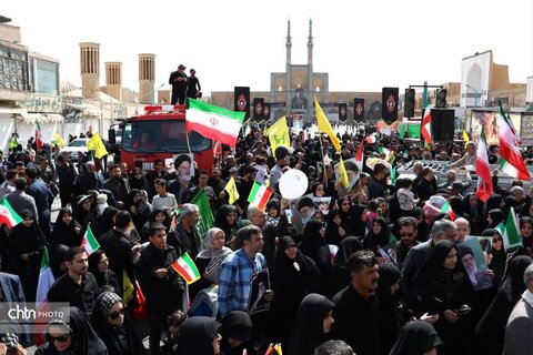 طوفانِ غیرت در قلبِ کویر؛ حماسه‌یِ ماندگارِ یزدِ جهانی در آدینه‌یِ قدس