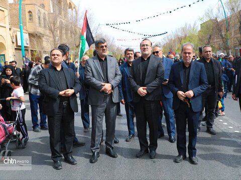 طوفانِ غیرت در قلبِ کویر؛ حماسه‌یِ ماندگارِ یزدِ جهانی در آدینه‌یِ قدس