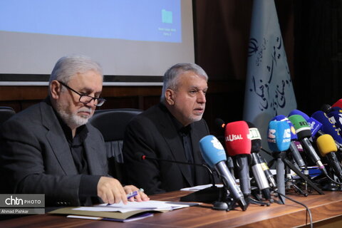 نشست وزیر میراث‌فرهنگی، گردشگری و صنایع‌دستی با رسانه‌های بین‌المللی