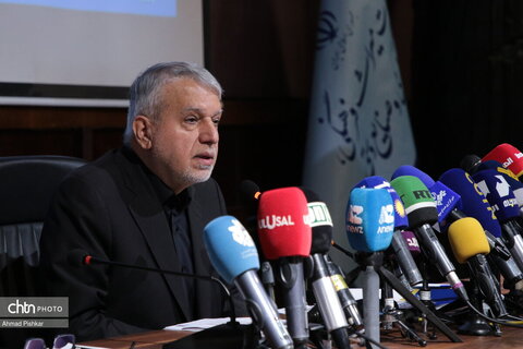 نشست وزیر میراث‌فرهنگی، گردشگری و صنایع‌دستی با رسانه‌های بین‌المللی