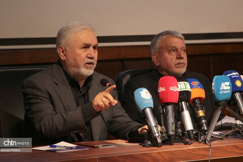 نشست وزیر میراث‌فرهنگی، گردشگری و صنایع‌دستی با رسانه‌های بین‌المللی