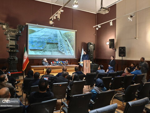 نشست وزیر میراث‌فرهنگی، گردشگری و صنایع‌دستی با رسانه‌های بین‌المللی