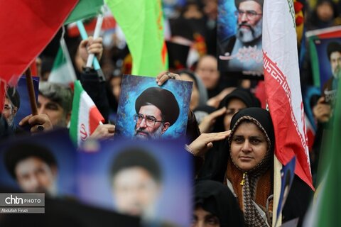 بیعت قوم لر استان فارس با رهبر