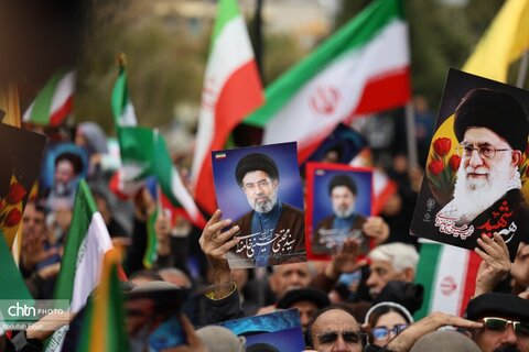 بیعت قوم لر استان فارس با رهبر