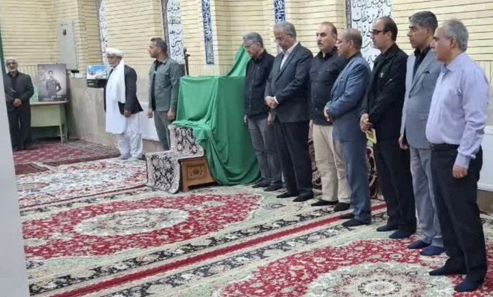 عیادت استاندار سیستان و بلوچستان از خانواده شهید خلبان جنگ رمضان