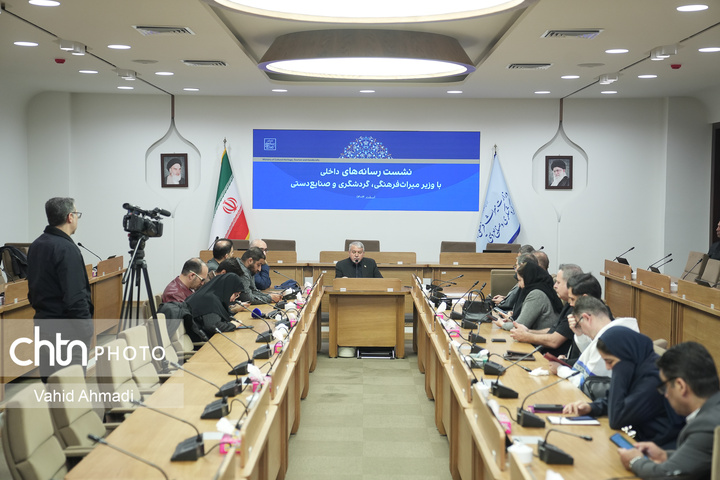 نشست صمیمی صالحی امیری با رسانه‌های داخلی