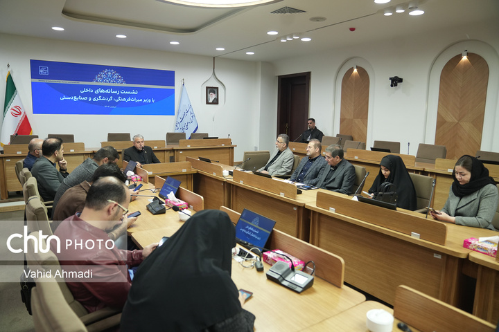نشست صمیمی صالحی امیری با رسانه‌های داخلی