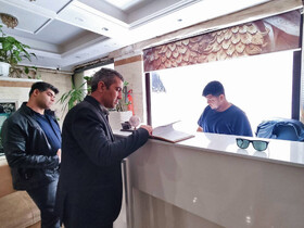 بازدید کارشناسان گردشگری از اماکن اقامتی قم