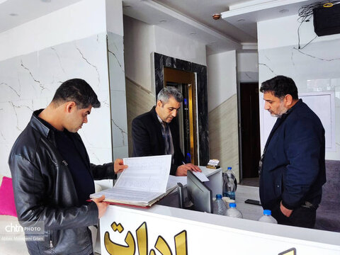 بازدید کارشناسان گردشگری از اماکن اقامتی قم