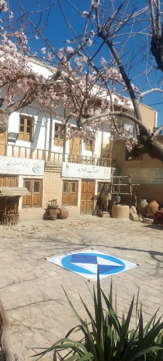 نصب سپر آبی در مجموعه تاریخی تکیه برنجی شاهرود/ میزبانی آسیب‌دیدگان جنگ در ۷۰ منزل