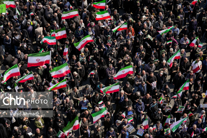 آئین تشییع شهدای ناو دنا و شهیدان لاریجانی و سلیمانی