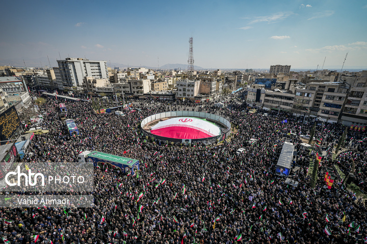 آئین تشییع شهدای ناو دنا و شهیدان لاریجانی و سلیمانی