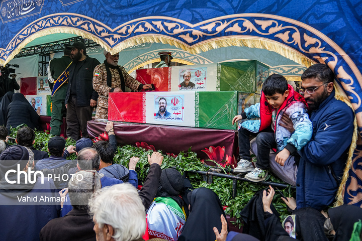 آئین تشییع شهدای ناو دنا و شهیدان لاریجانی و سلیمانی