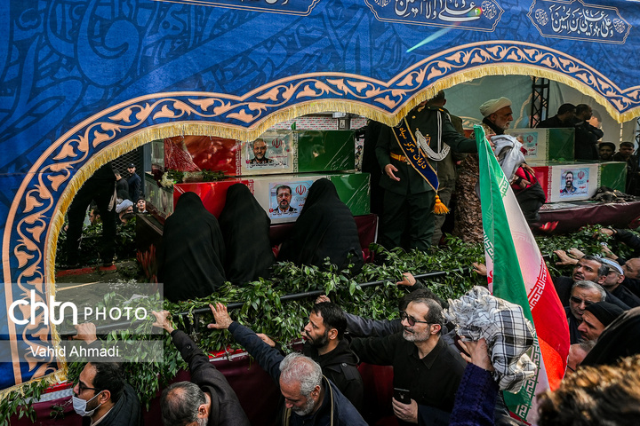 آئین تشییع شهدای ناو دنا و شهیدان لاریجانی و سلیمانی