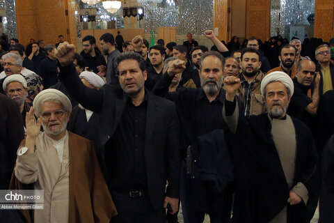 وداع مردم قم با پیکر شهید لاریجانی در حرم مطهر حضرت معصومه(س)