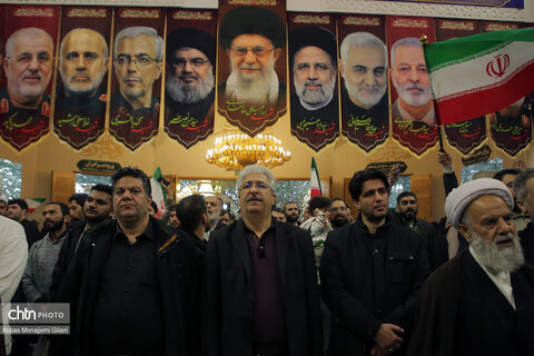 وداع مردم قم با پیکر شهید لاریجانی در حرم مطهر حضرت معصومه(س)