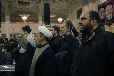 وداع مردم قم با پیکر شهید لاریجانی در حرم مطهر حضرت معصومه(س)