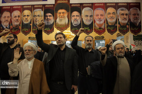 وداع مردم قم با پیکر شهید لاریجانی در حرم مطهر حضرت معصومه(س)