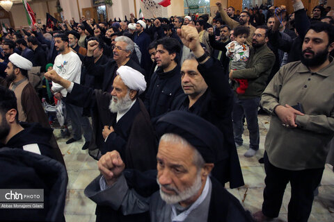 وداع مردم قم با پیکر شهید لاریجانی در حرم مطهر حضرت معصومه(س)
