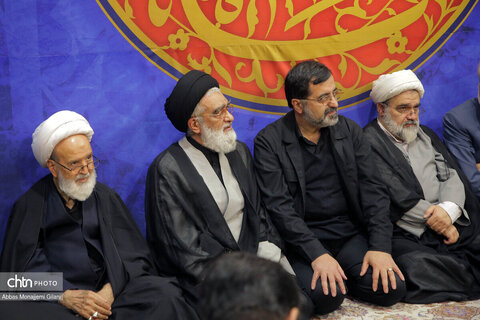 وداع مردم قم با پیکر شهید لاریجانی در حرم مطهر حضرت معصومه(س)