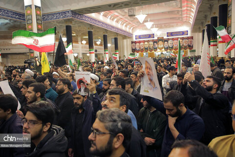 وداع مردم قم با پیکر شهید لاریجانی در حرم مطهر حضرت معصومه(س)