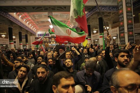 وداع مردم قم با پیکر شهید لاریجانی در حرم مطهر حضرت معصومه(س)