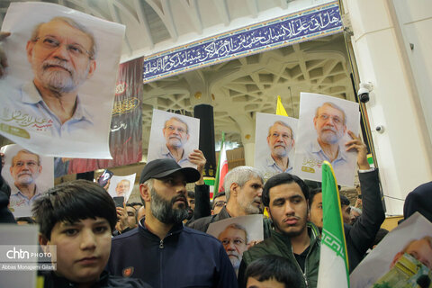 وداع مردم قم با پیکر شهید لاریجانی در حرم مطهر حضرت معصومه(س)