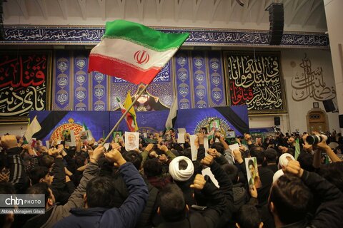 وداع مردم قم با پیکر شهید لاریجانی در حرم مطهر حضرت معصومه(س)