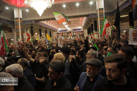 وداع مردم قم با پیکر شهید لاریجانی در حرم مطهر حضرت معصومه(س)