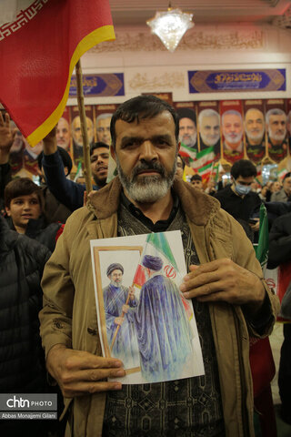 وداع مردم قم با پیکر شهید لاریجانی در حرم مطهر حضرت معصومه(س)